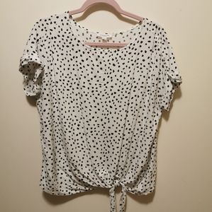 T shirt with tie at the bottom